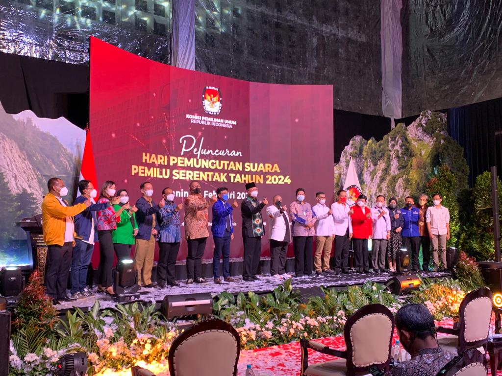 KPU menggelar seremoni Peluncuran Hari Pemungutan Suara Pemilu Serentak Tahun 2024, Senin (14/2).