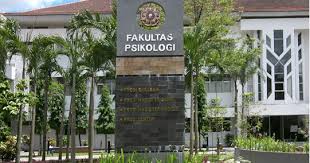 JURNAL ILMIAH: Untuk lulus sebagai sarjana (S1) Fakultas Psikologi Unpad membolehkan mahasiswanya membuat jurnal ilmiah.