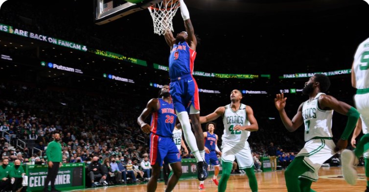 Laga NBA antara Detroit Pistons dan Boston Celtic