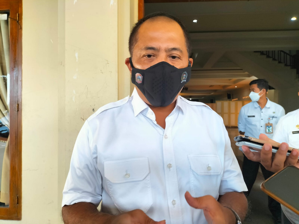 Bupati Karanganyar Juliyatmono meminta ucapannya bahwa covid-19 sudah tidak ada jangan dipelintir. 