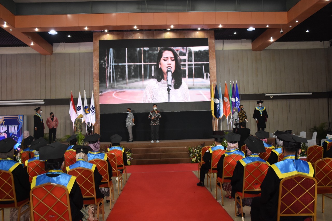 2.400 Mahasiswa Universitas Mercu Buana Ikuti Wisuda Hybrid