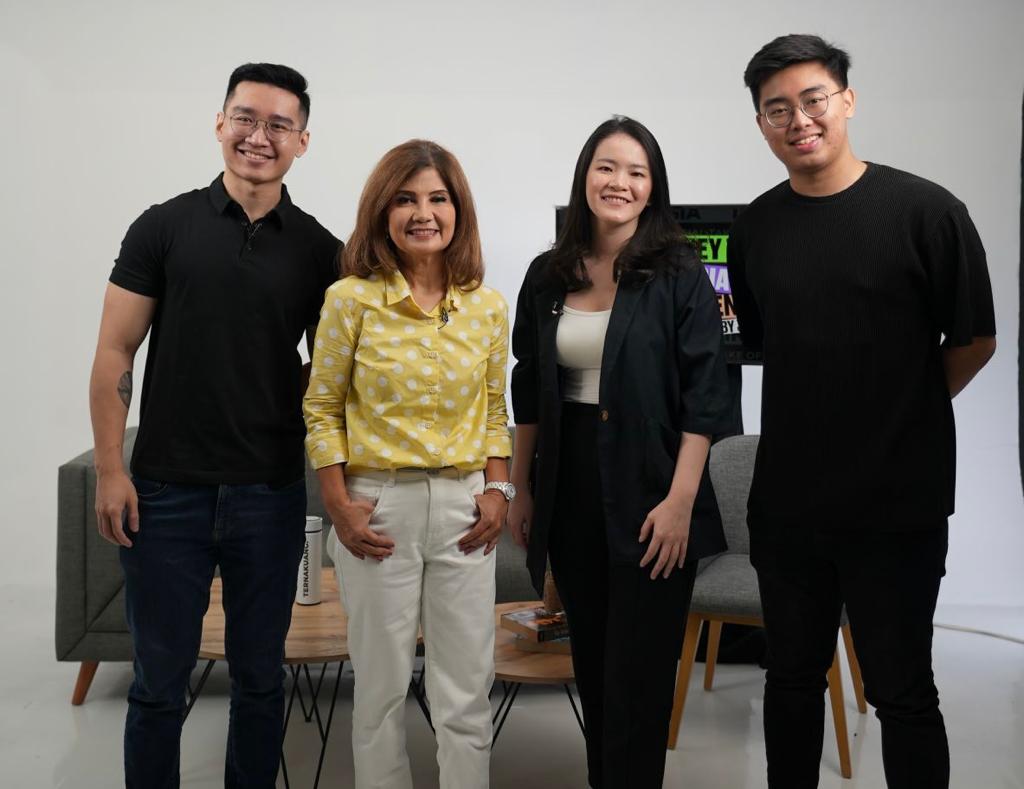 CEO & Co-founder Ternak Uang Raymond Chin, Dr. Aviliani SE, MSi., Co-founder Ternak Uang-Felicia Putri, dan Co-founder Timothy Ronald.