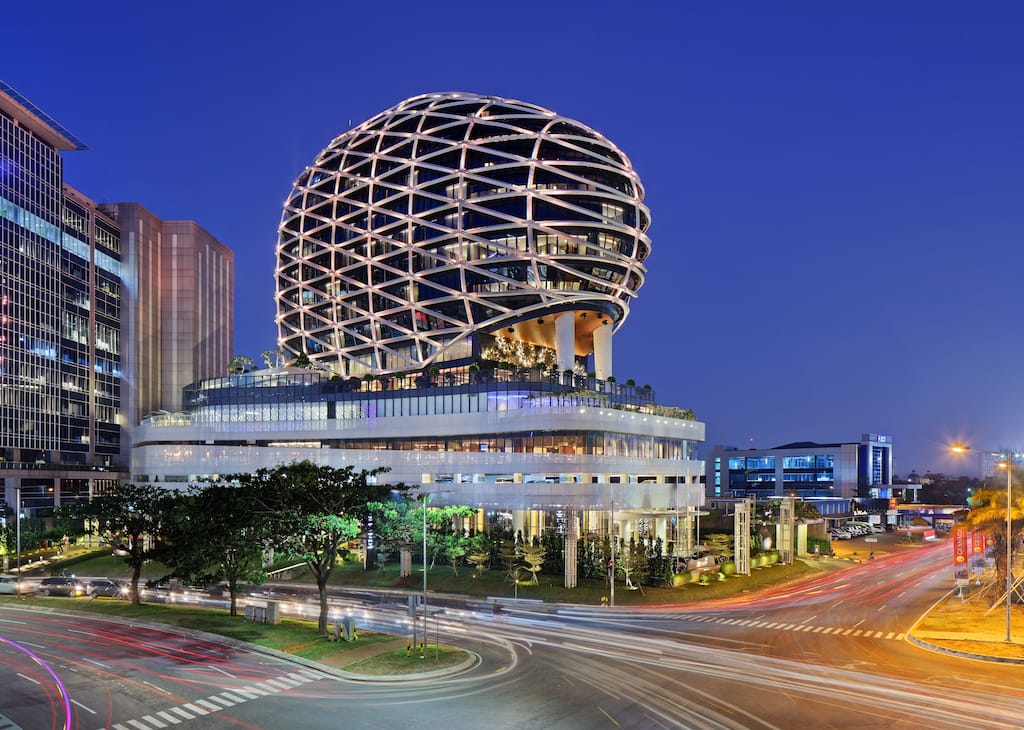 JHL Solitaire Gading Serpong menawarkan paket menginap bersama keluarga dengan menikmati pengalaman tak terlupakan.