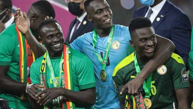 Timnas Senegal merayakan juara Afrika 2021