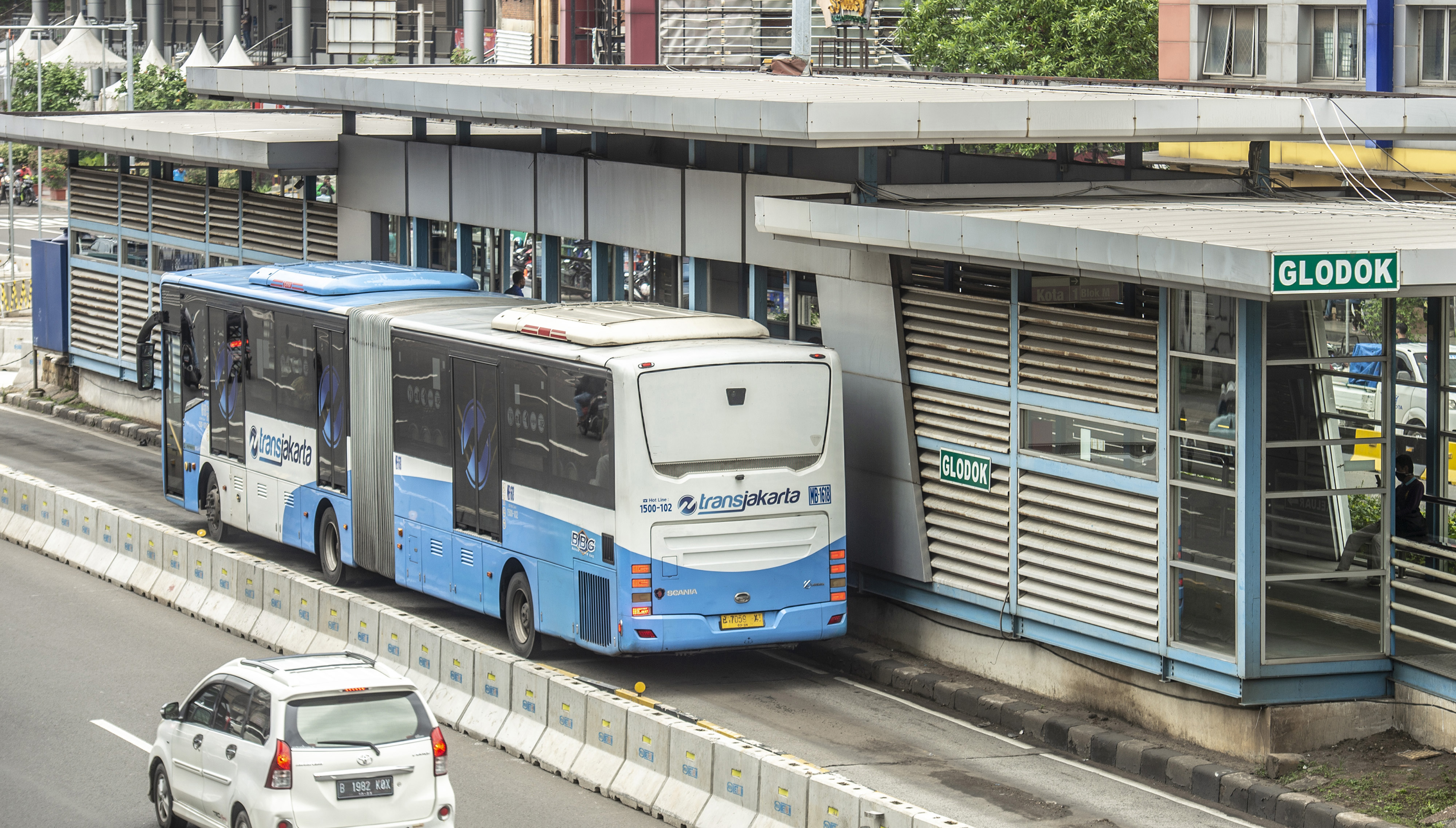 Warga Tewas Terlindas Bus Transjakarta yang Hendak Ditumpangi