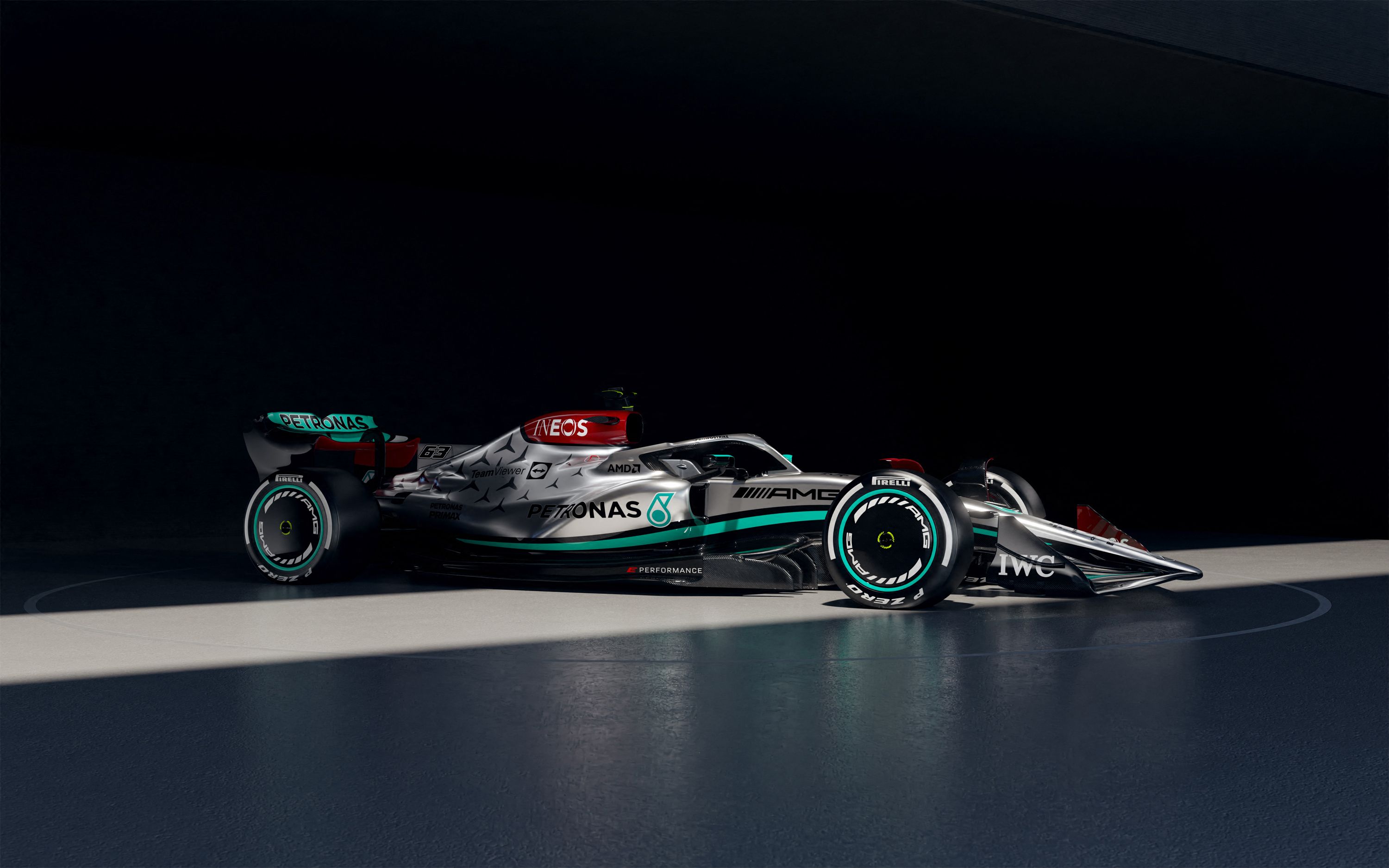 Tim Mercedes memperkenalkan mobil yang akan mereka gunakan di Formula 1 musim 2022, Mercedes-AMG F1 W13. 