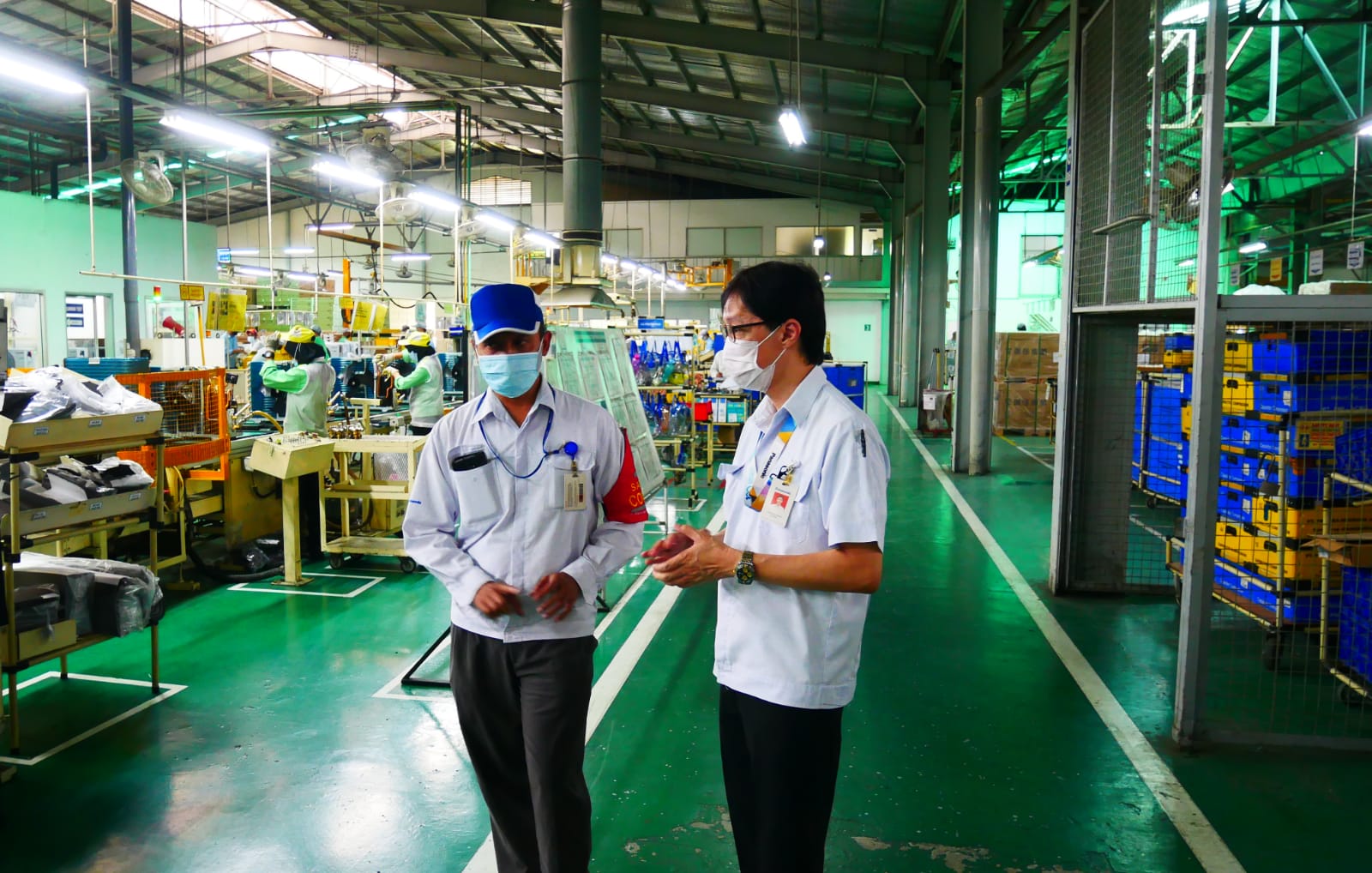 Wakil Presiden Direktur PT Panasonic Daniel Suhardiman berada di fasilitas produksi Panasonic
