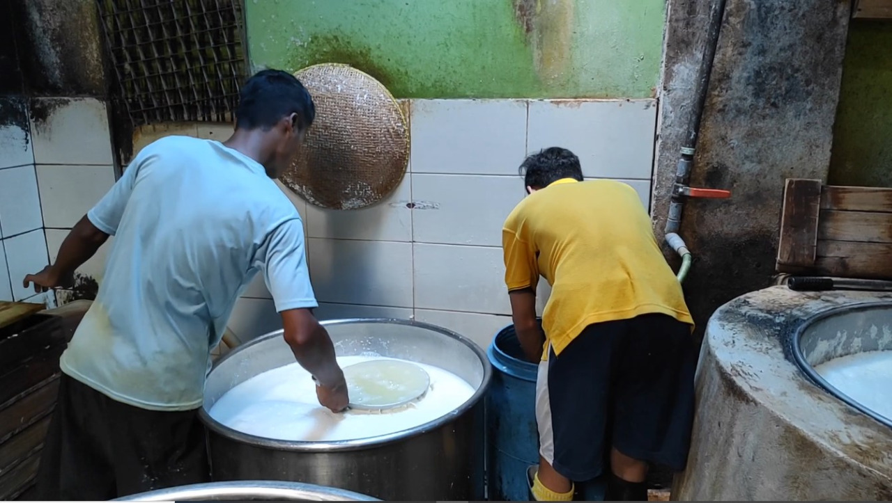 Ajiji mengatakan, sejak Rabu (23/2/2022) siang, produsen tempe dan tahu mulai kembali produksi.