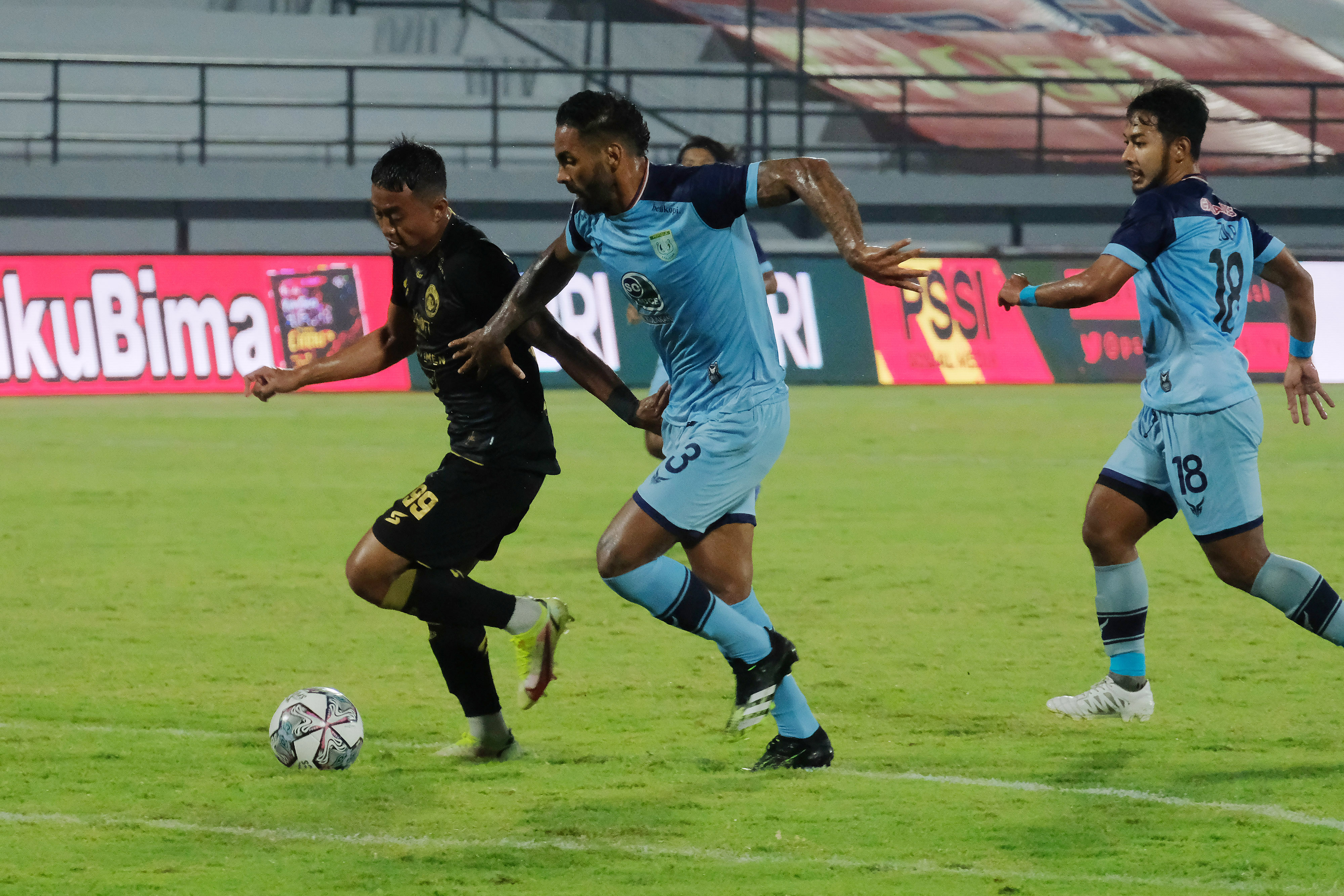 Menang Tipis Atas Persela, Arema FC Kembali ke Puncak Klasemen