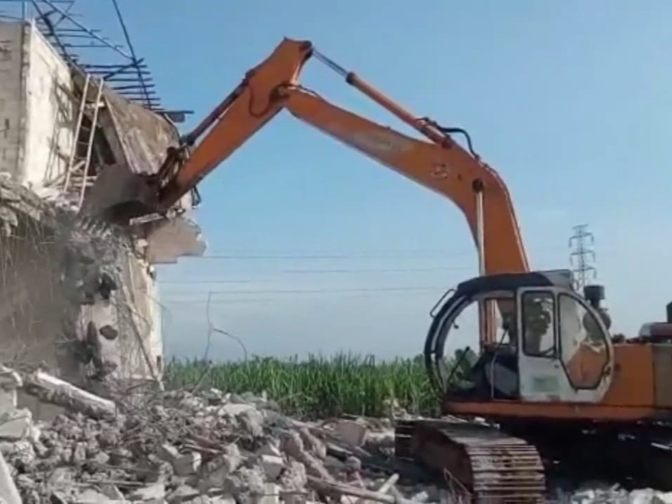 Bangunan lokalisasi Lorok Indah di Desa Margorejo, Kecamatan Margorejo, Kabupaten Pati, Kamis (3/2/2022) dirobohkan.