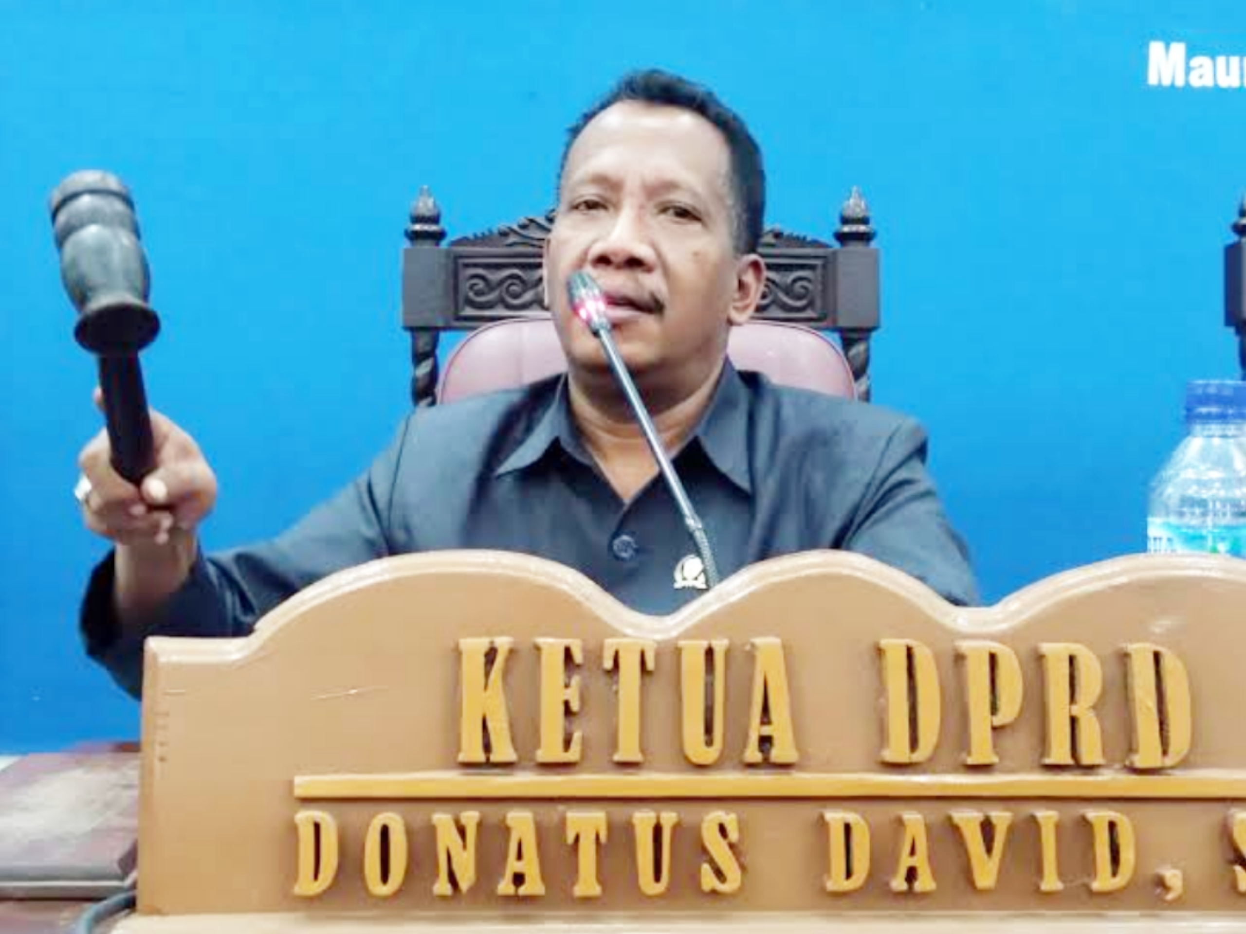 Ketua DPRD Sikka yang juga sekretaris DPC PDIP Sikka, Donatus David.
