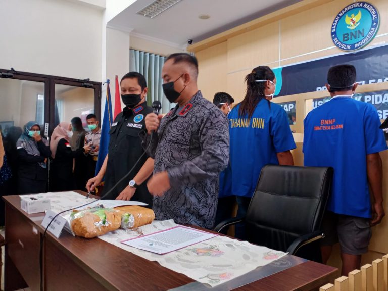Konfrensi pers BNN Provinsi Sumsel dalam kasus peredaran 3,5 kilogram sabu, Jumat (25/2)