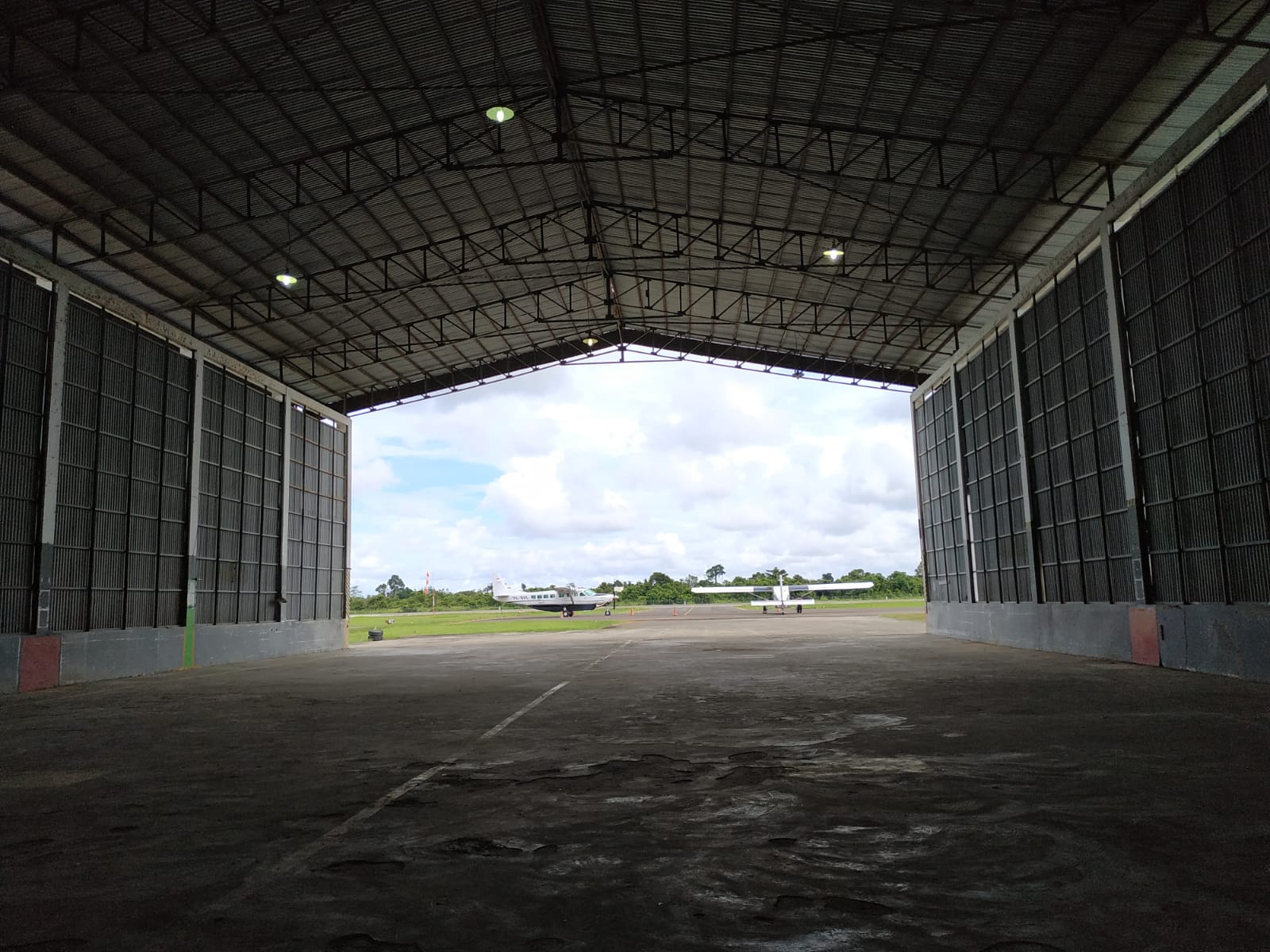Hanggar Bandara Robert Atty Bessing, Kabupaten Malinau, Kalimantan Utara.