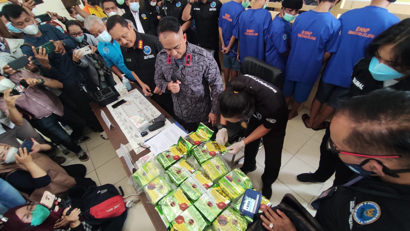 Pengungkapan kasus narkoba 15 kg di kantor BNNP Sumsel