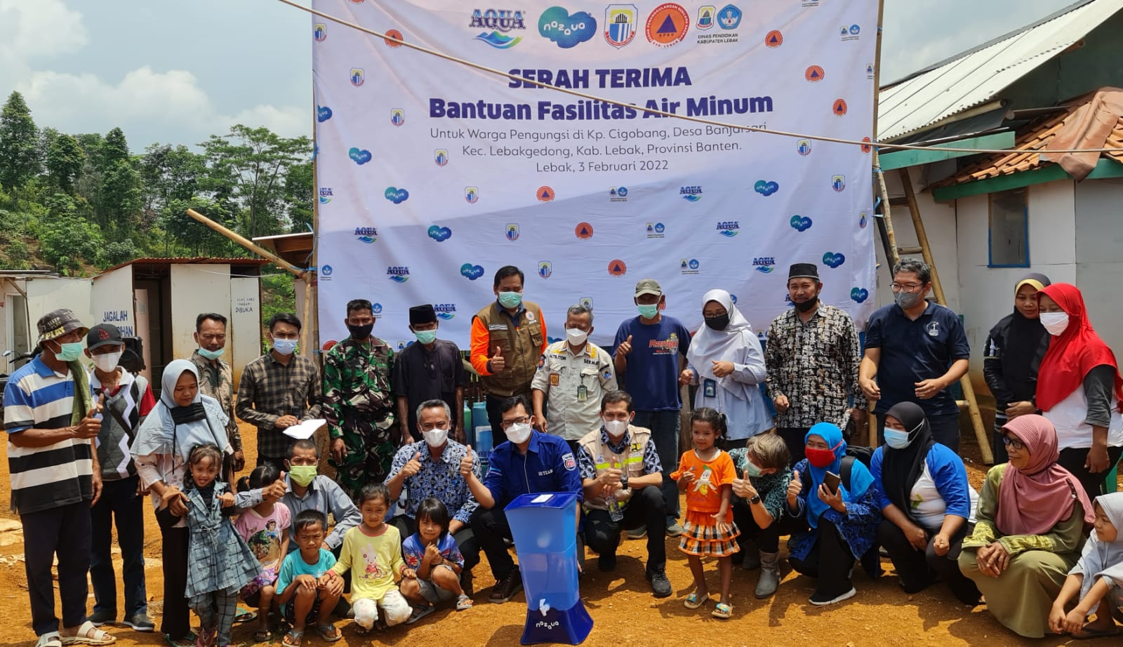 Penyerahan bantuan fasilitas air bersih bagi warga Kabupaten Lebak