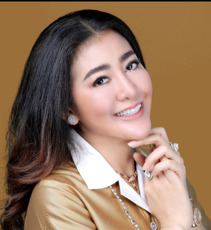 Ketua Umum Partai Era Masyarakat Sejahtera (Emas) Hasnaeni (HWE)