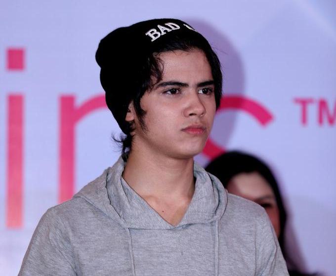 Dalam Instagram pribadinya, pesinetron Aliando Syarief mengaku mengalami OCD (Obsessive Complusive Disorder). 