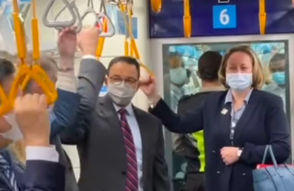 Anies Baswedan Ajak Menteri Perdagangan Inggris Naik MRT Jakarta