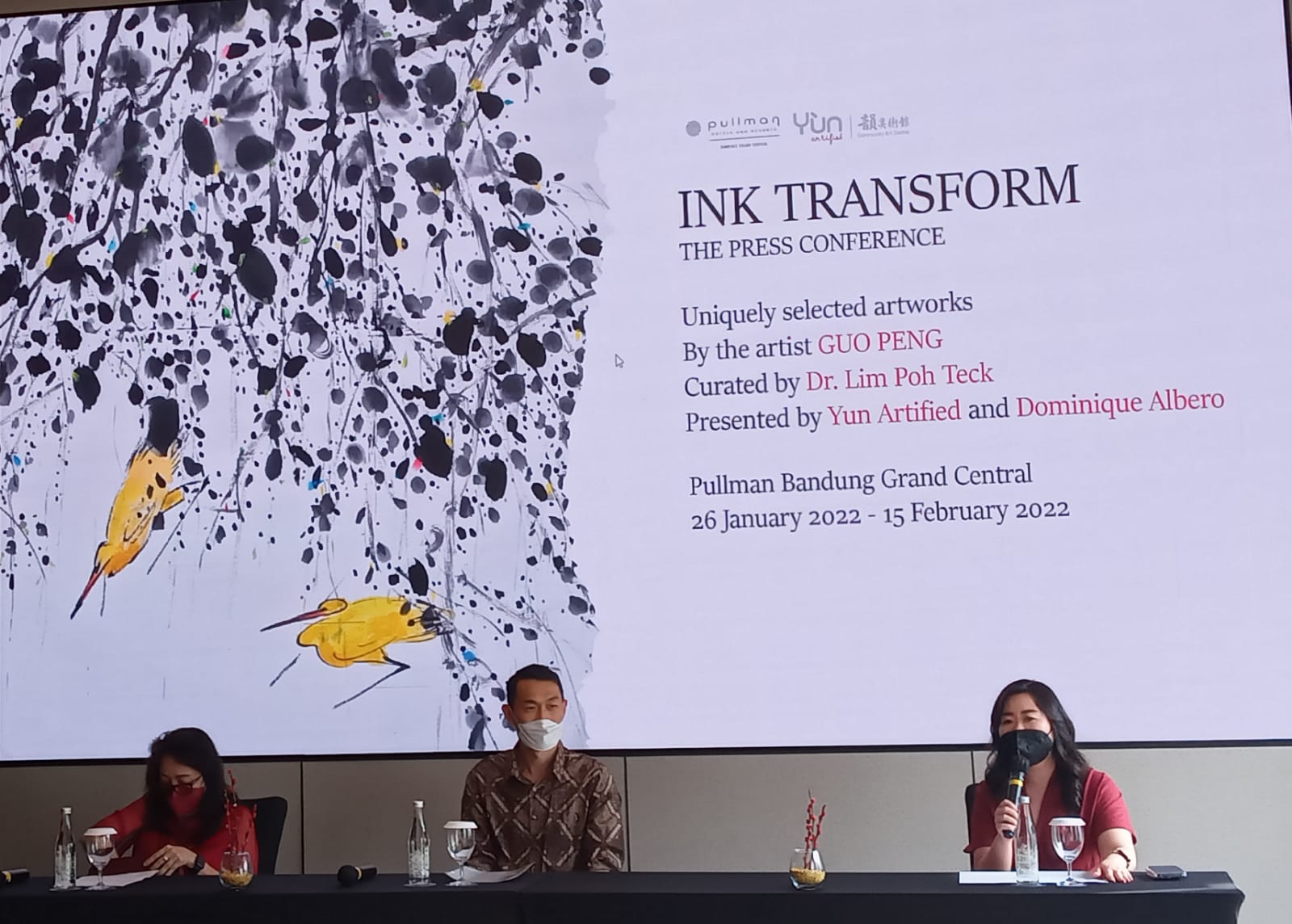 Konferensi pers menjelang pembukaan pameran seni rupa di Pullman Bandung Grand Central