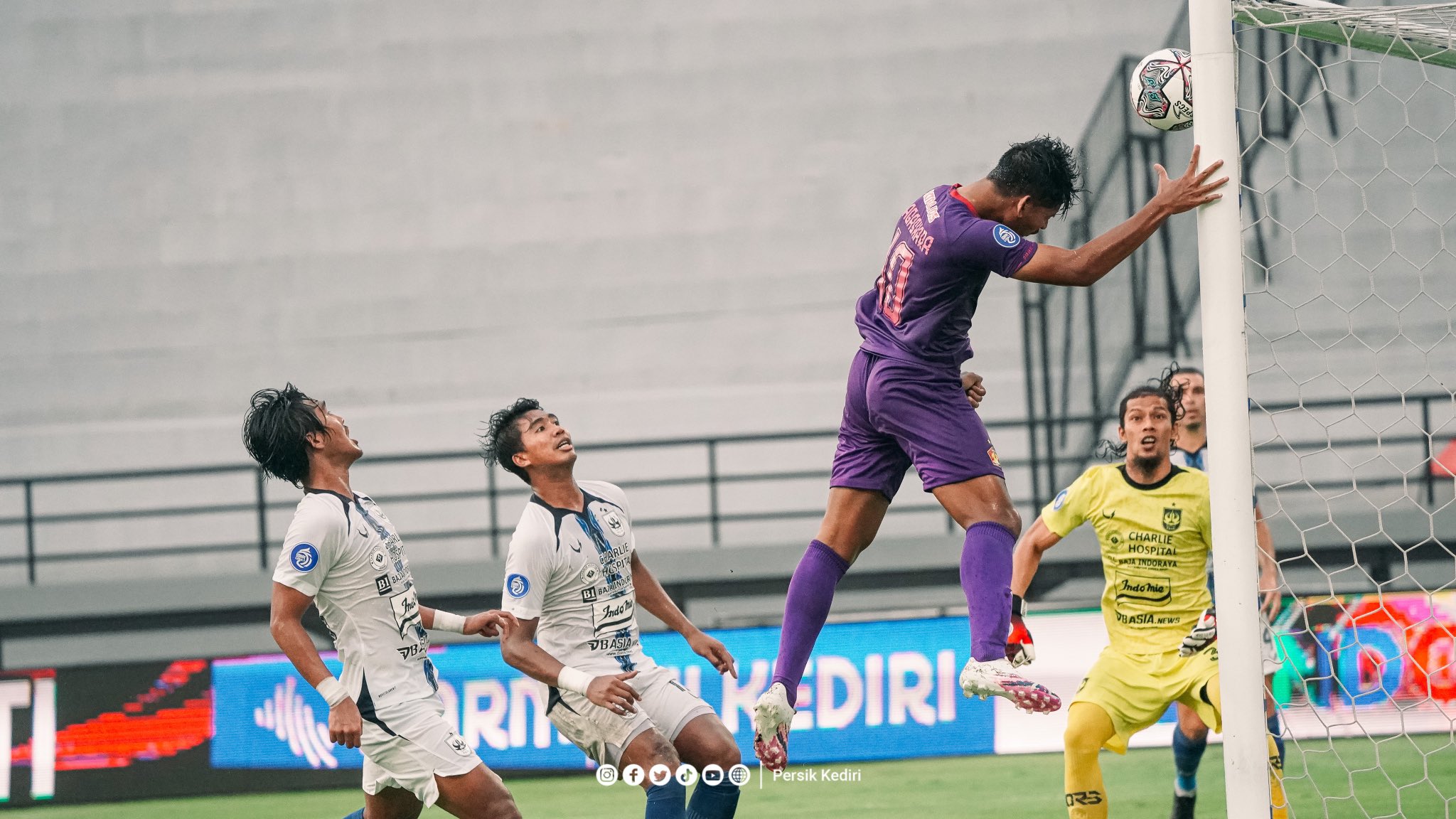 Laga Persik Kediri lawan PSIS Semarang