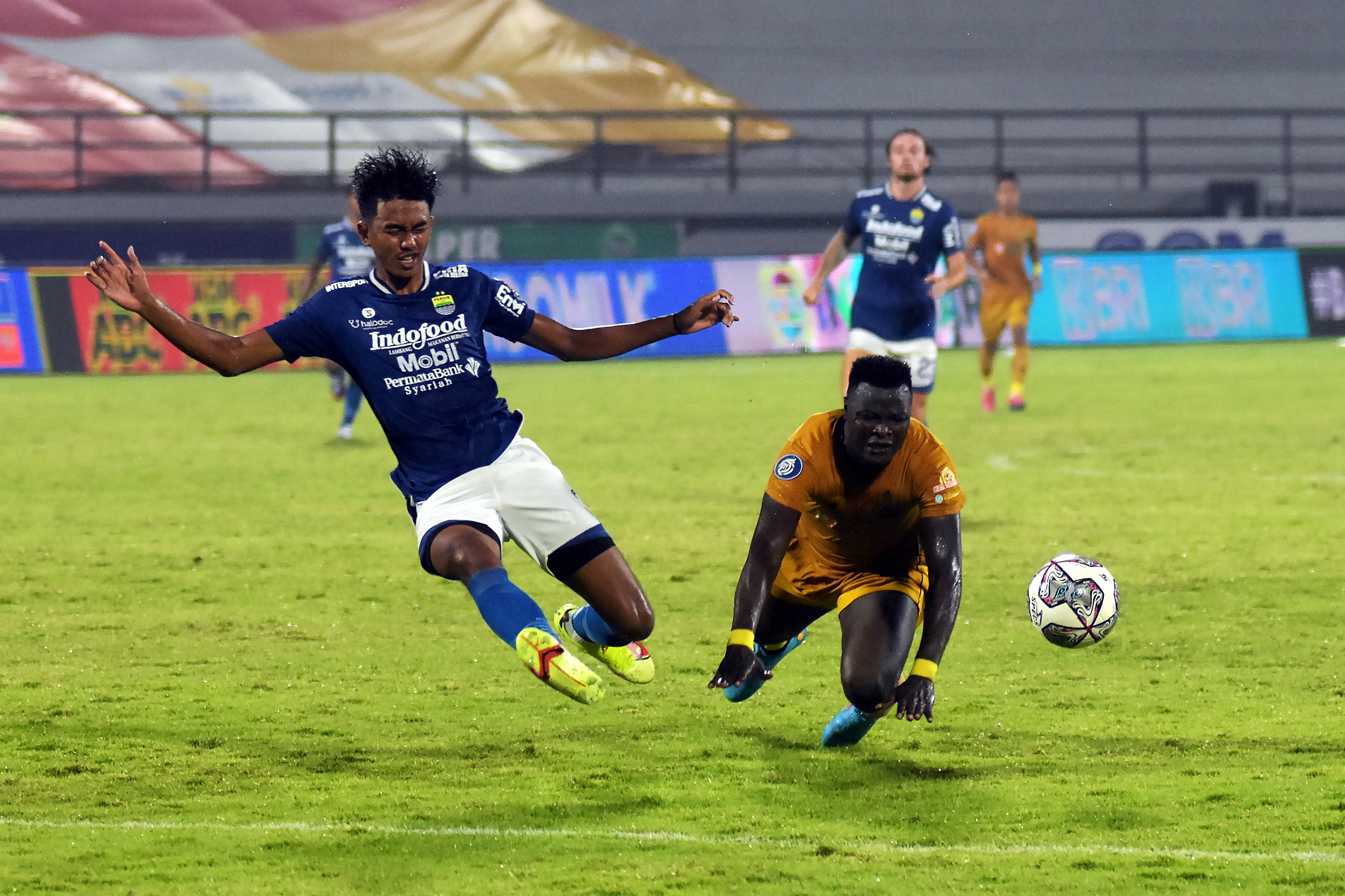 Laga Liga 1 antara Bhayangkara FC dan Persib