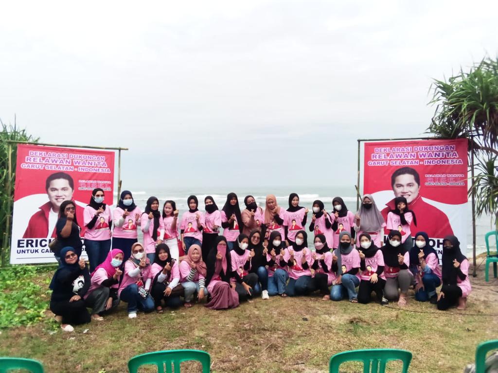 Kelompok Relawan wanita Garut Selatan-Indonesia (Gisel) mendeklarasikan dukungan ke Erick Thohir untuk maju di pemilihan Presiden 2024, Ming