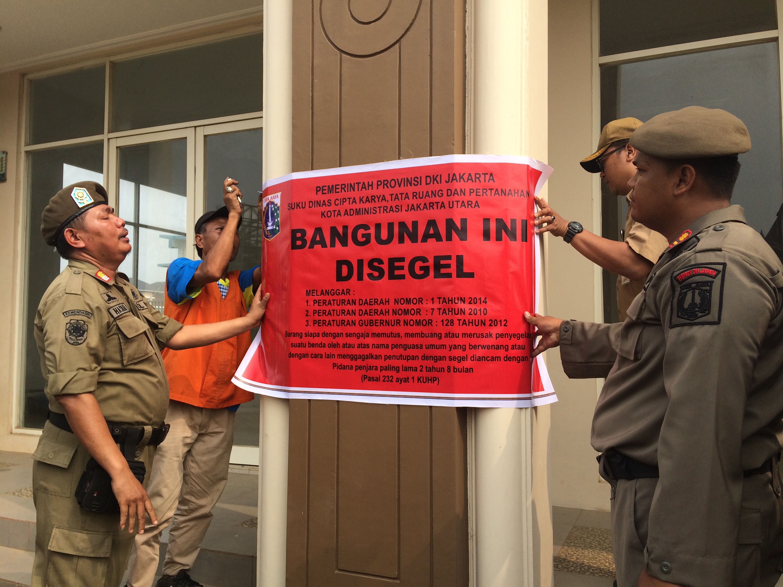 Ilustrasi bangunan disegel