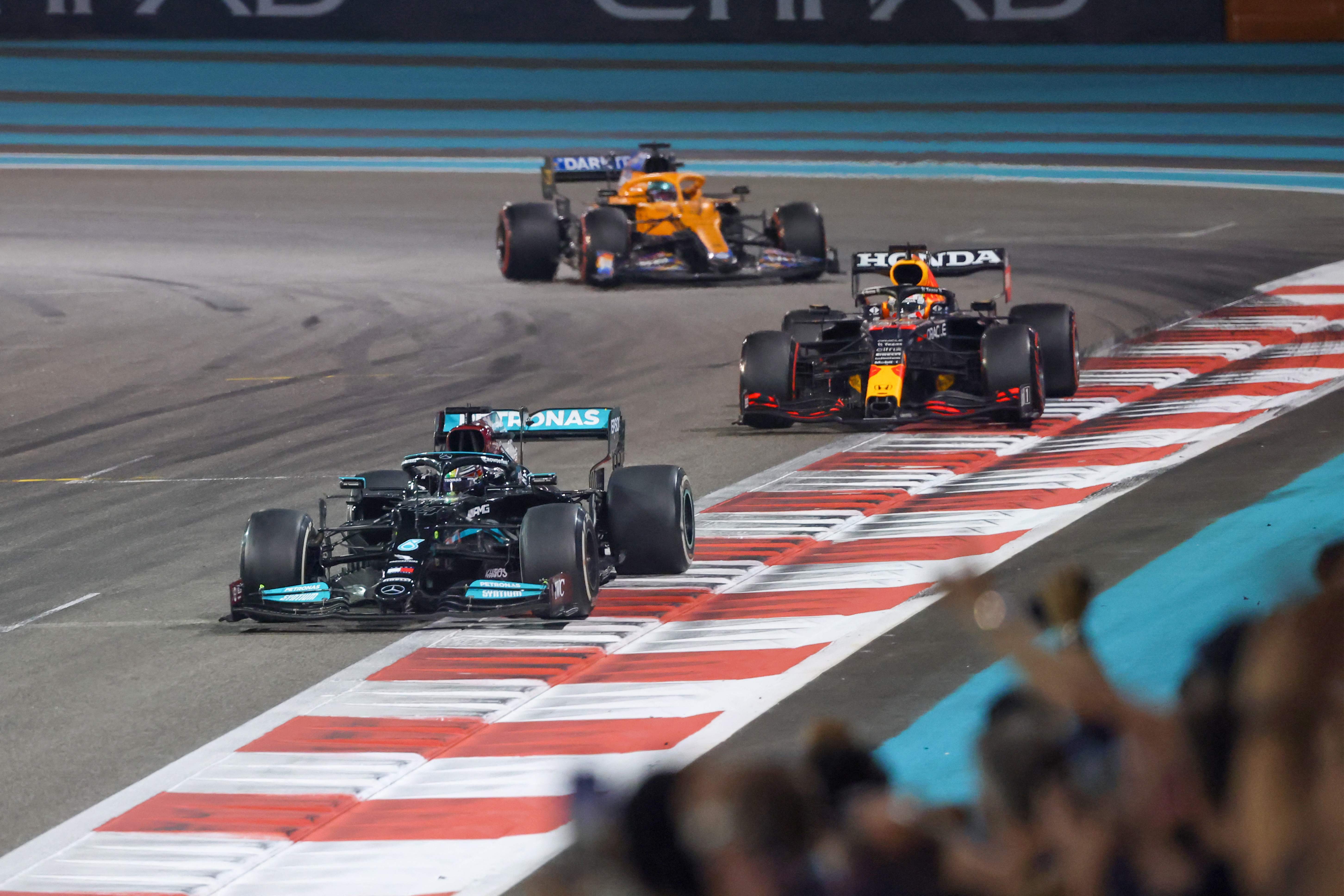 Aksi para pembalap Formula 1 di GP Abu Dhabi
