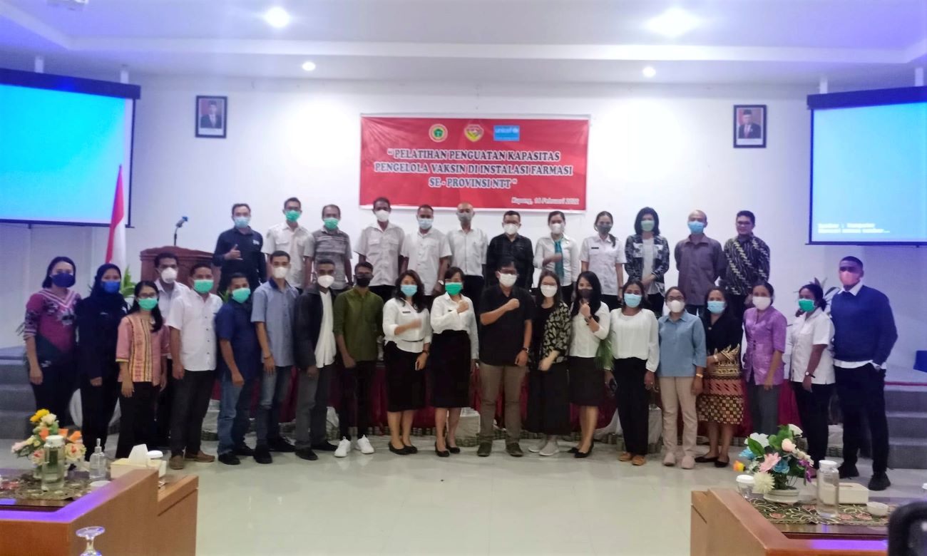 Petugas Farmasi se-NTT Dilatih Jaga Kualitas Vaksin Covid-19