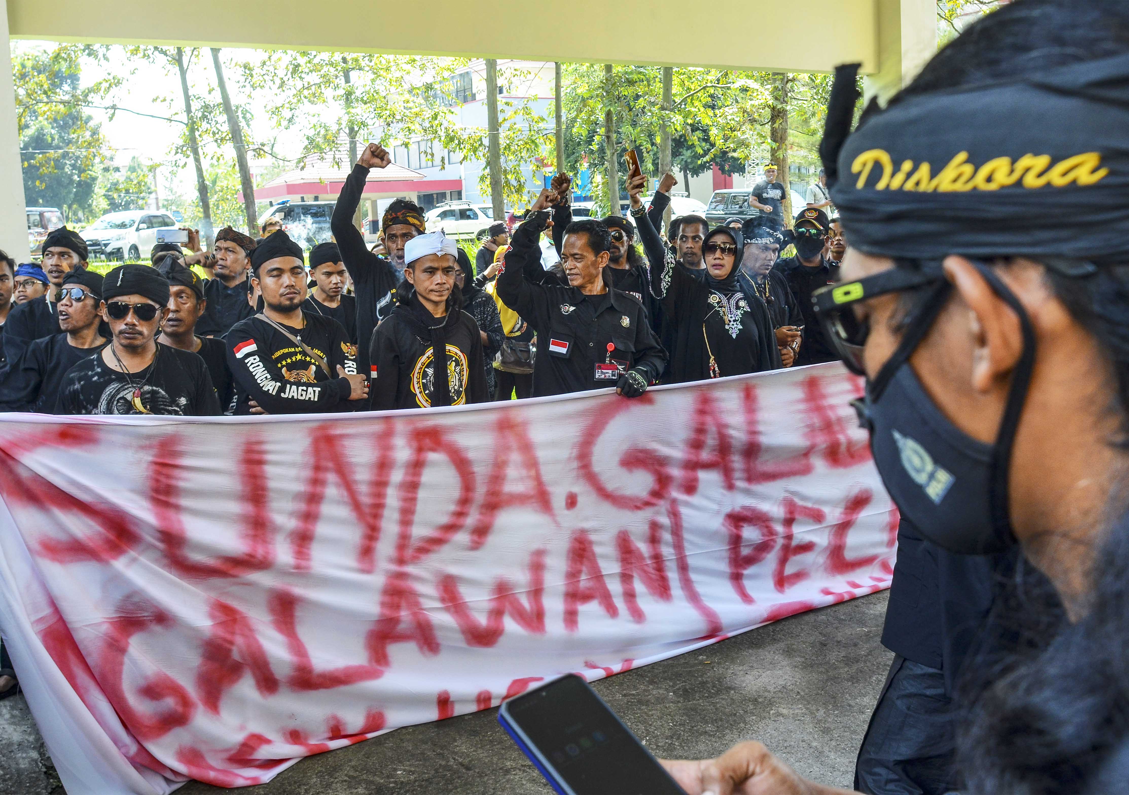 Unjuk rasa soal pernyataan Arteria Dahlan
