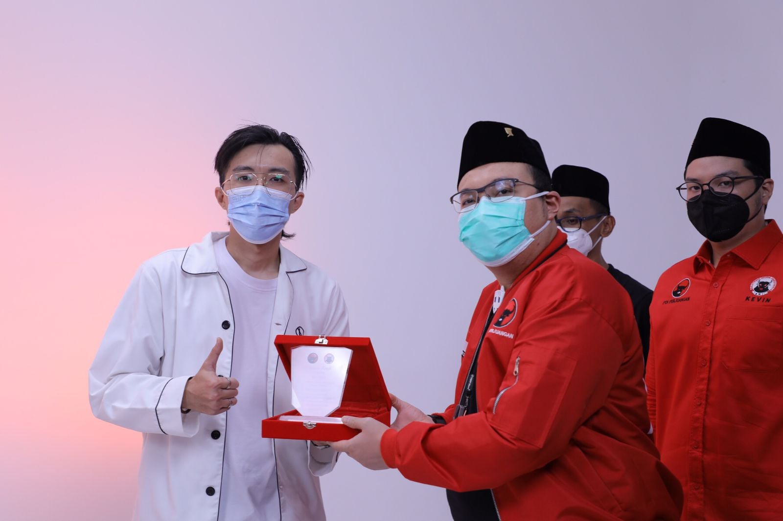 Banteng Muda Indonesia (BMI) menggelar webinar bertajuk “Membangun Generasi Gotong-Royong Dalam Semangat Kebhinekaan”, Rabu (9/2)