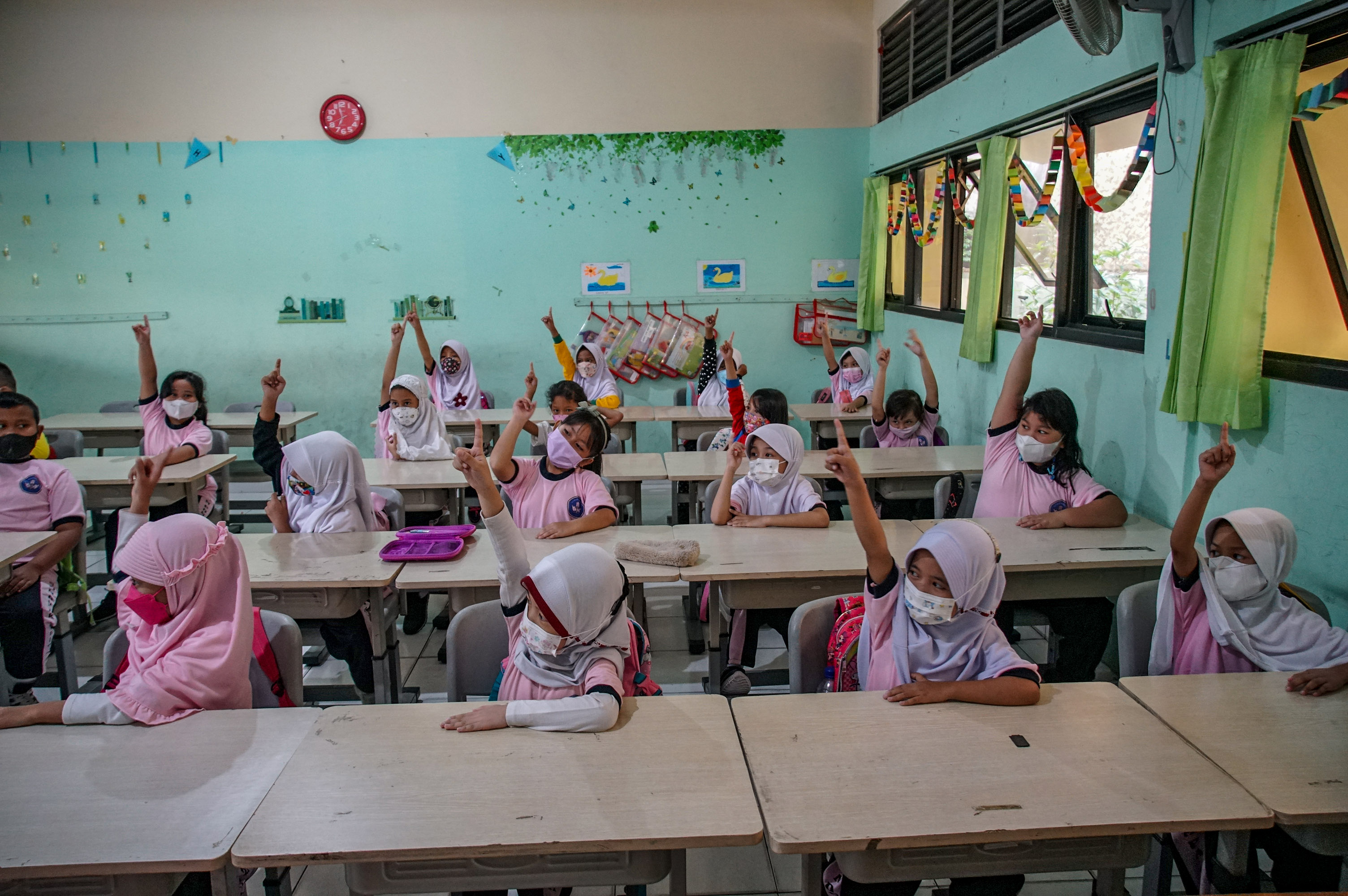 PTM 100% di SD Pondok Kelapa, Jakarta Timur