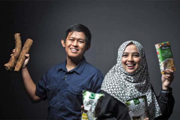  Riza Azyumarridha Azra dan Wahyu Budi Utami.