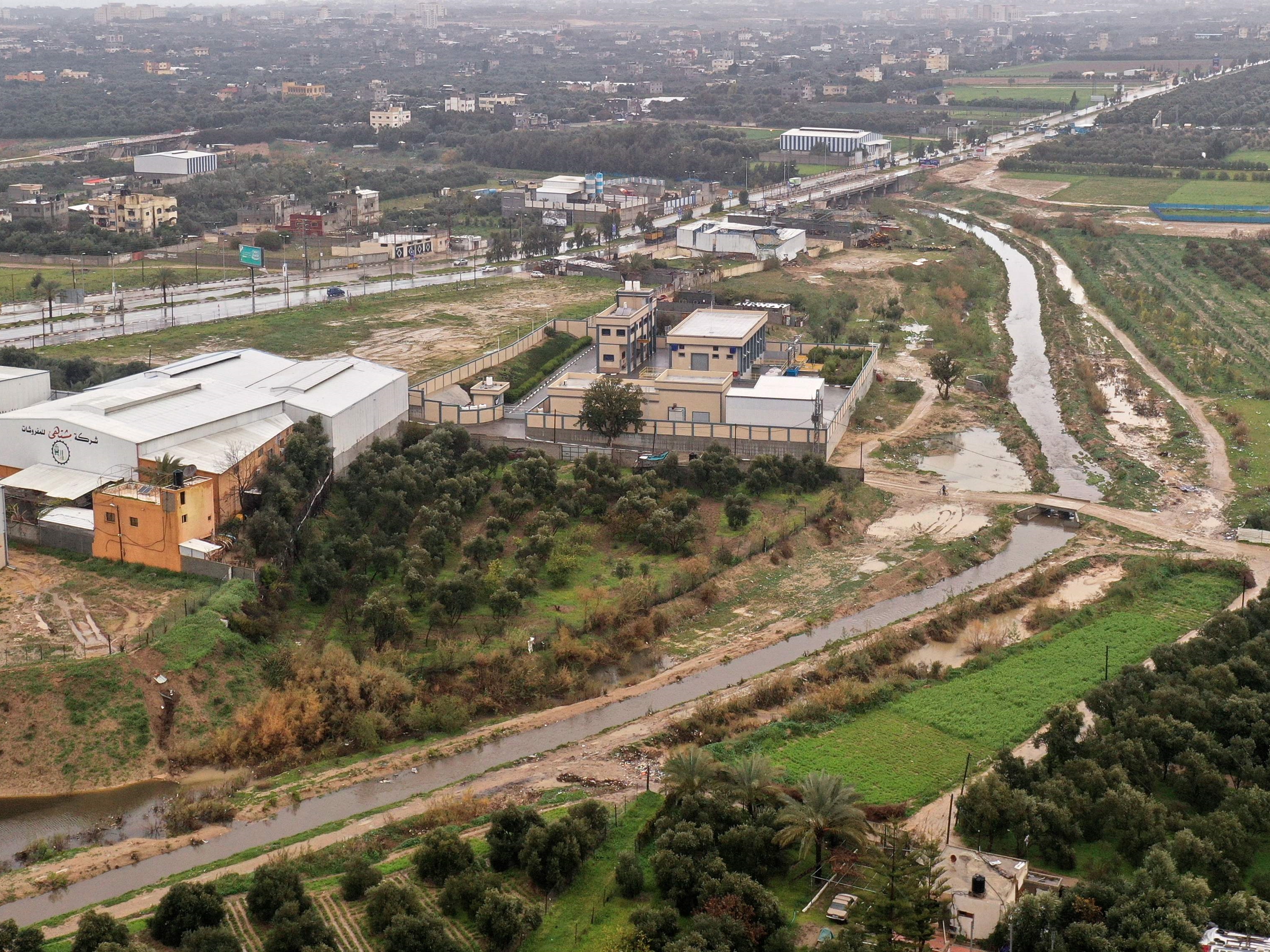 Foto udara menunjukkan pemandangan Wadi Gaza, area lahan basah di Jalur Gaza tengah, pada 10 Februari 2022. 