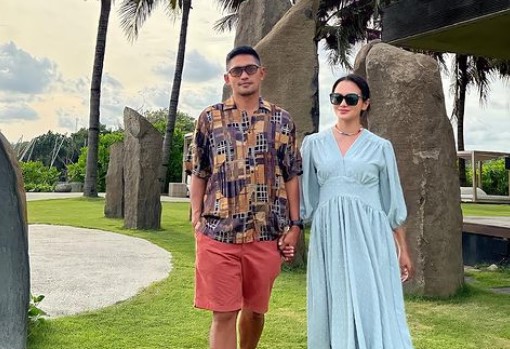 Pasangan selebritas Ibnu Jamil dan Ririn Ekawati