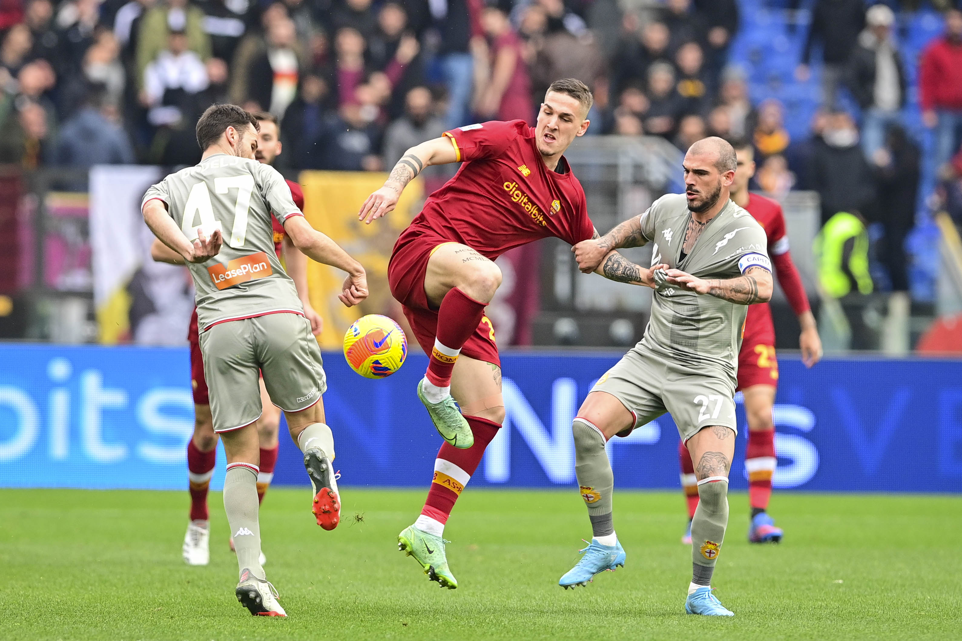Laga Roma versus Genoa