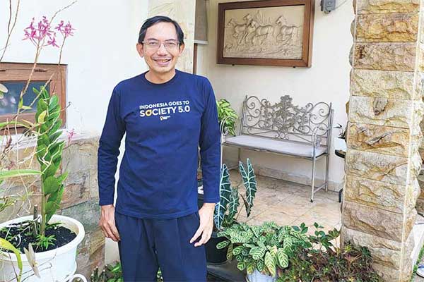 Prof Suhono Harso Supangkat