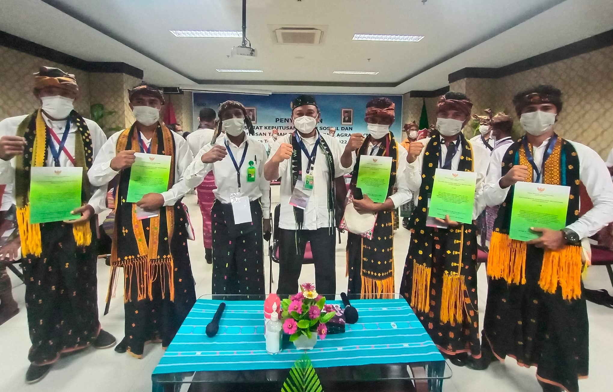 Kelompok Laut Lestari Budidaya Teripang, Kecamatan Riung, Kabupaten Ngada, Nusa Tenggara Timur terima SK Hutan Sosial dari KLHK