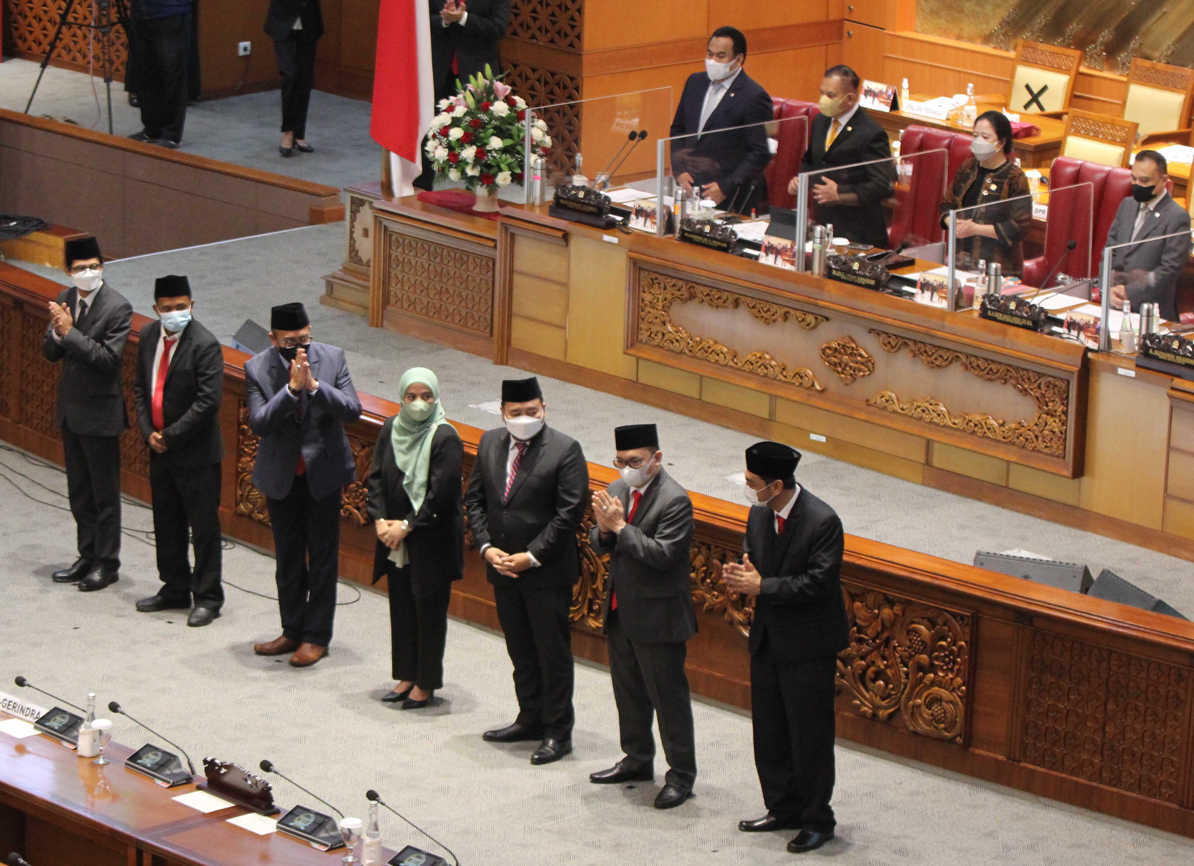 Pengasahan komisioner KPU 2022-2027 di rapat paripurna DPR