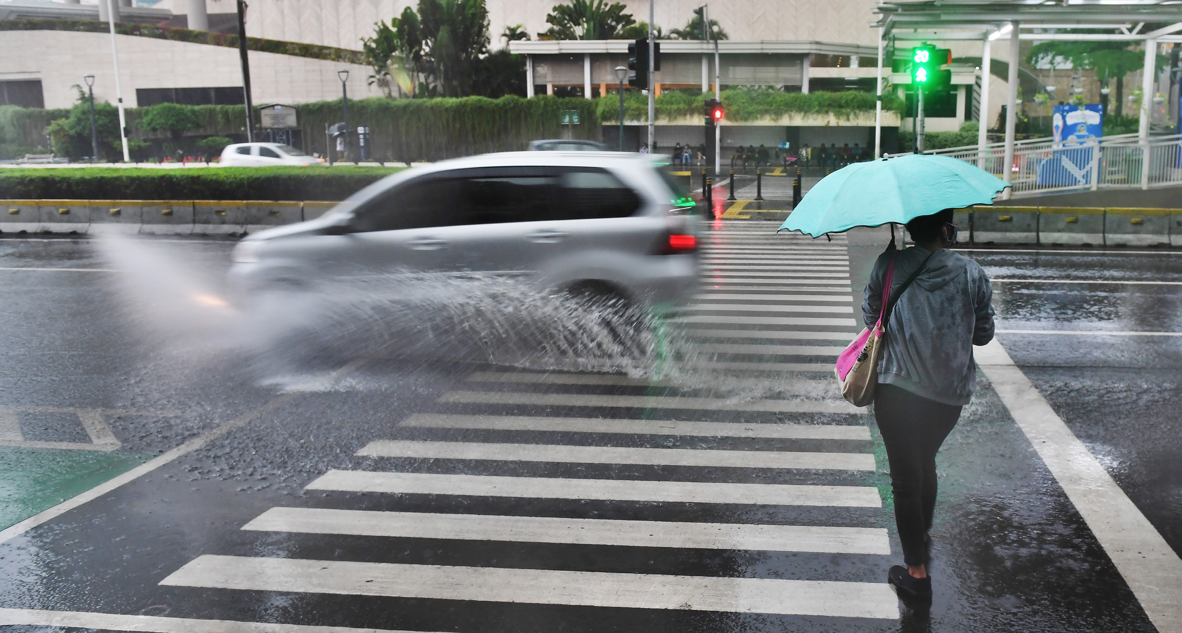 BMKG: Waspada Hujan Petir dan Angin Kencang di Jakarta