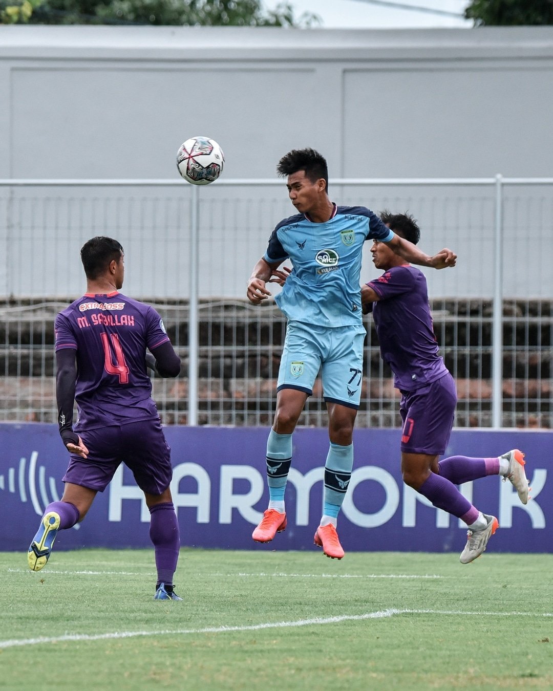 Laga Persela lawan Persik