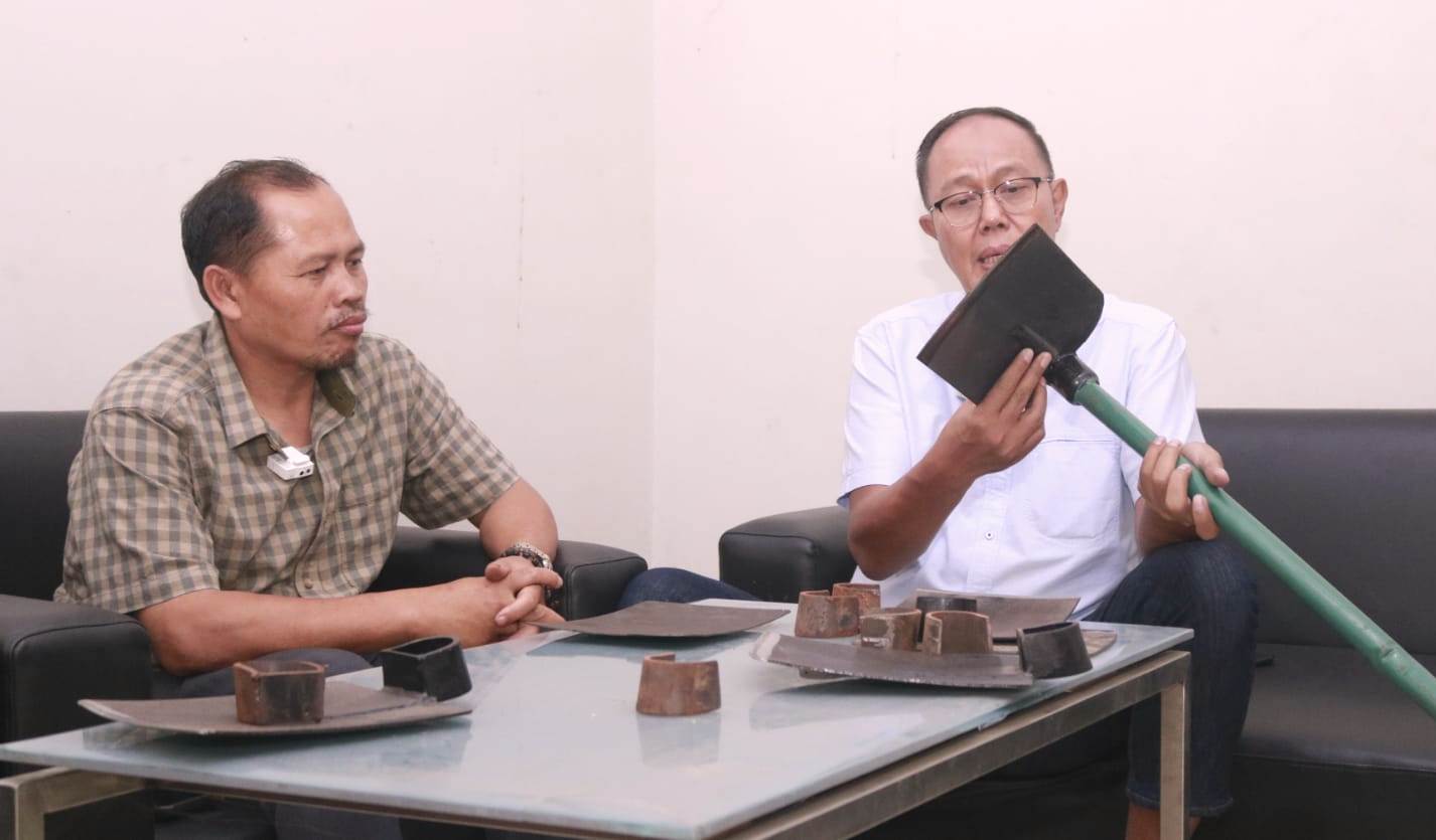 Ketua Dewan Pakar NasDem Sukabumi Ayep Zaki (kanan) dan Uwoh Saepulloh.