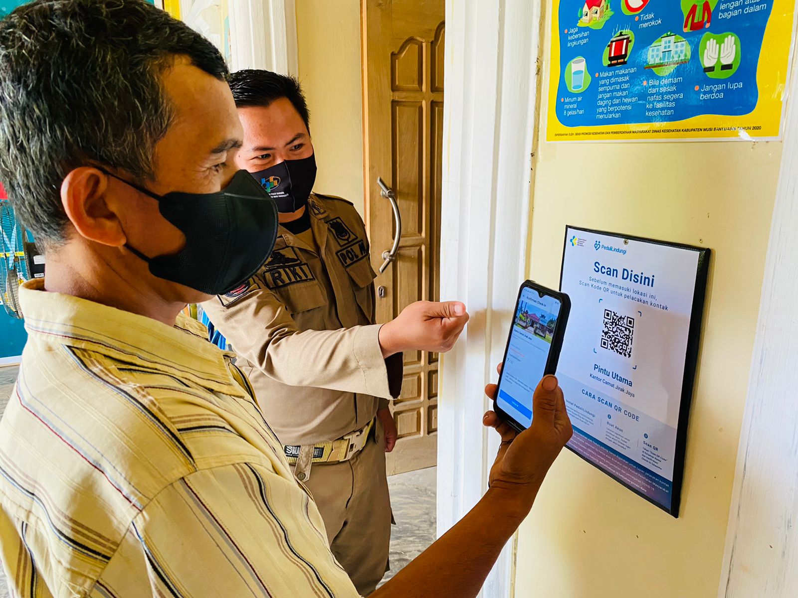 Ilustrasi: Perkantoran terapkan penggunaan aplikasi PeduliLindungi