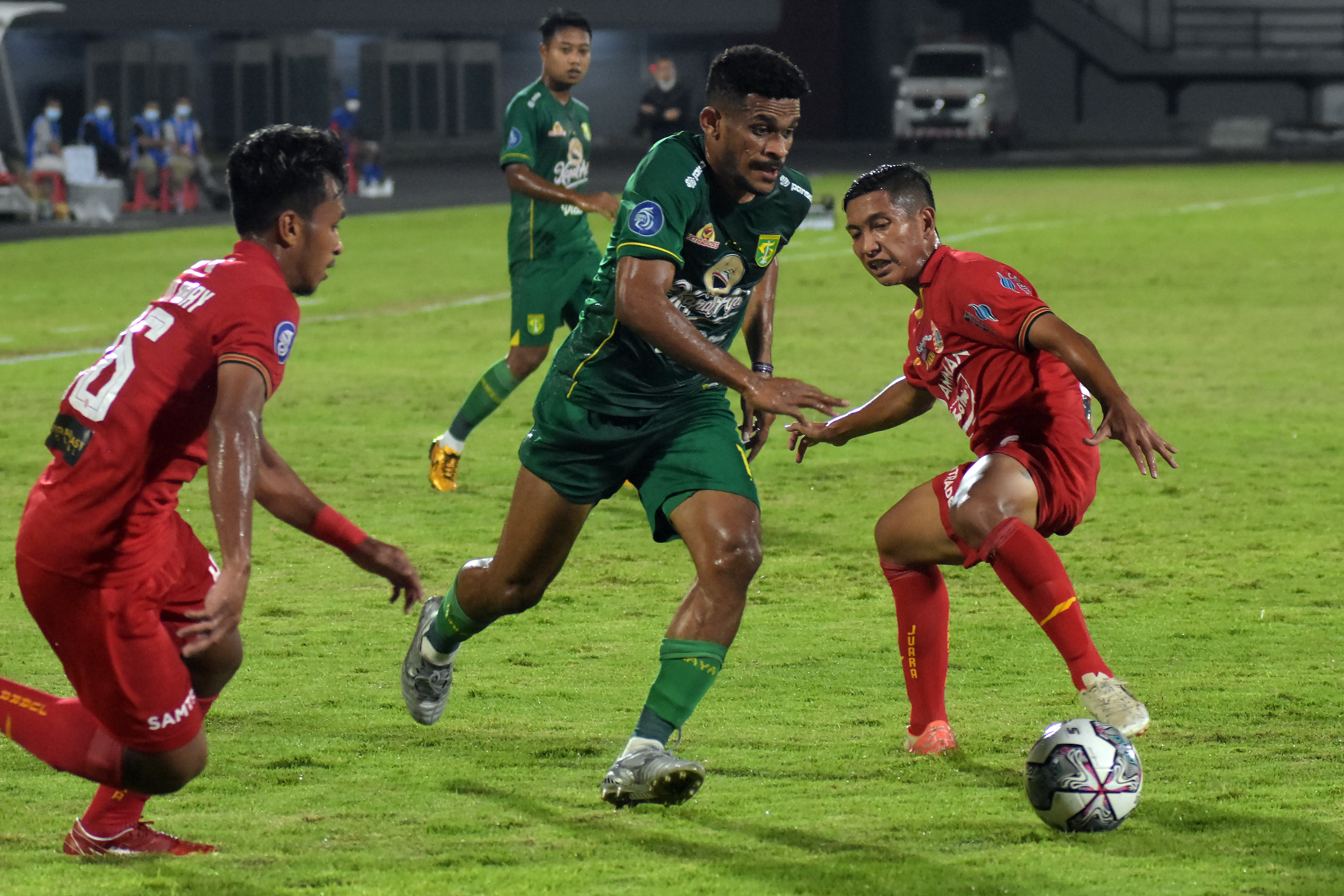 Laga Liga 1 antara Persebaya dan Persija