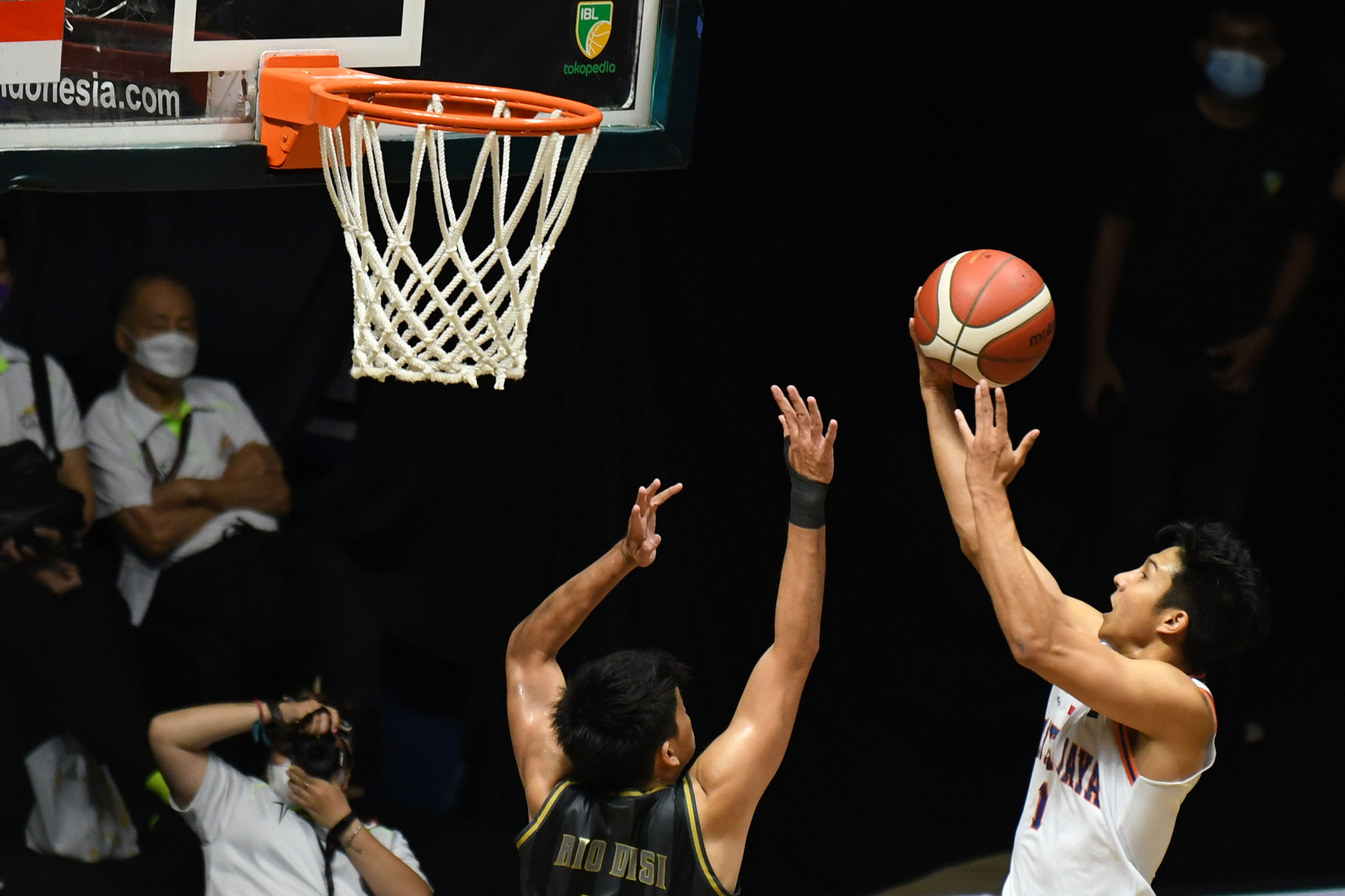 Pemian Pelita Jaya Bakrie Muhammmad Arighi saat berlaga di seri pertama IBL