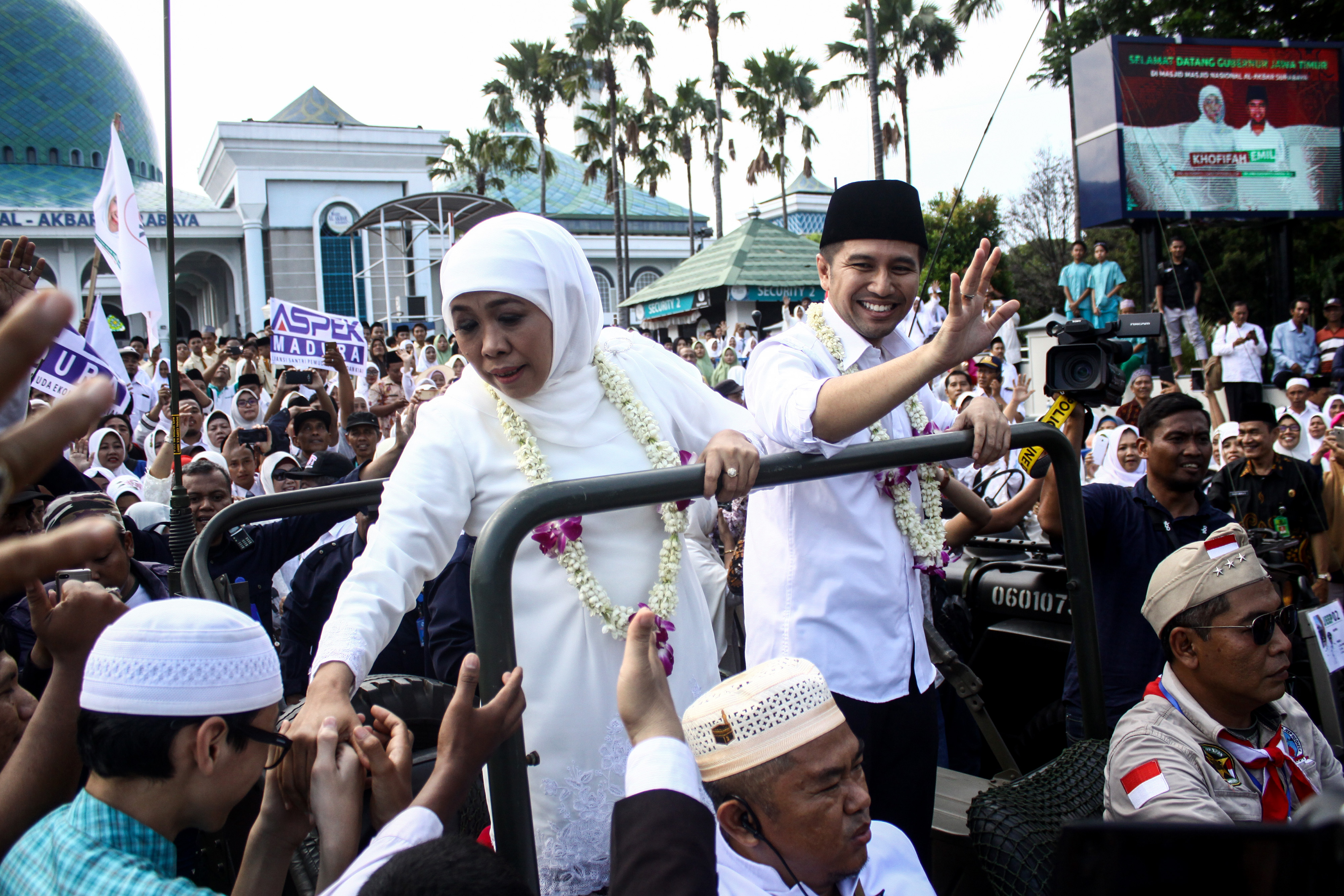 Gubernur Jawa Timur Khofifah Indar Parawansa dan Wakil Gubernur Emil Elestianto Dardak