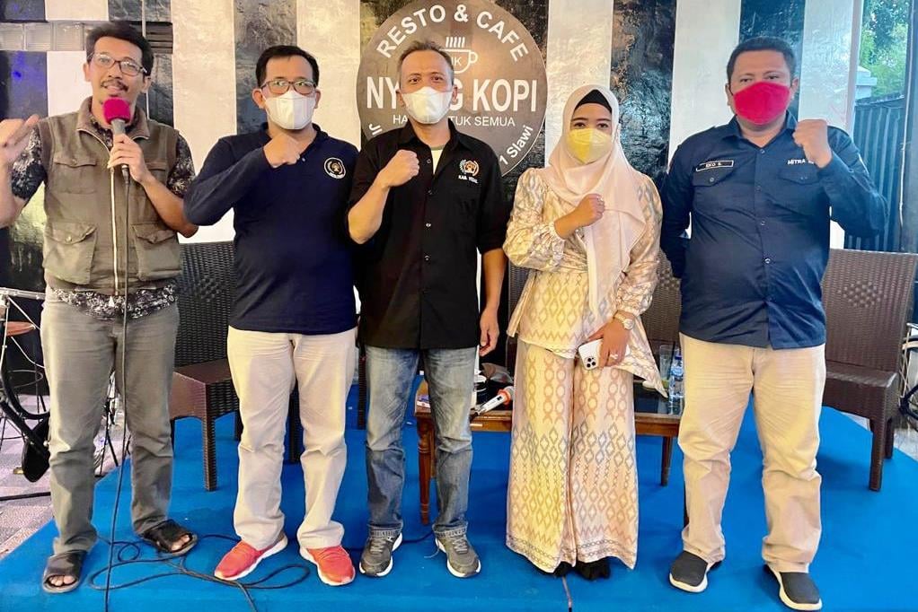 Anggota DPR Dewi Aryani bersama Ketua PWI Kota Tegal, M Saekhun; Ketua PWI Brebes, Eko Saputro; dan Ketua PWI Kab Tegal, Dwi Ariadi.