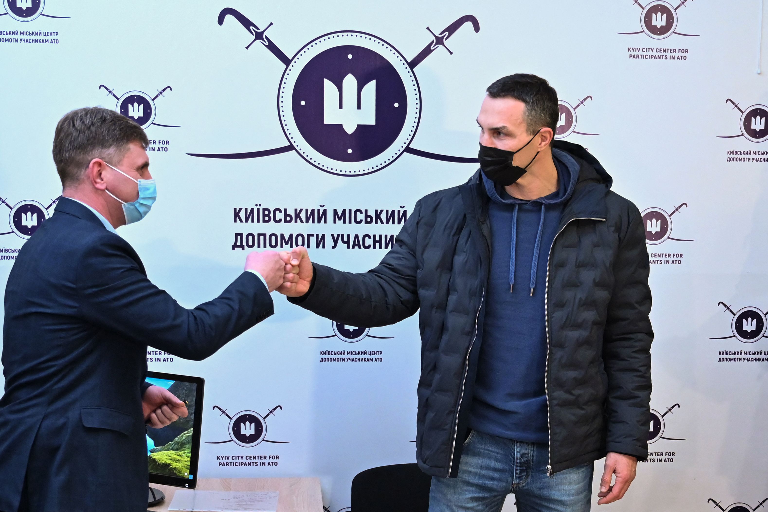 Mantan juara tinju kelas berat dunia Wladimir Klitschko usai mendaftar sebagai tentara cadangan Ukraina.