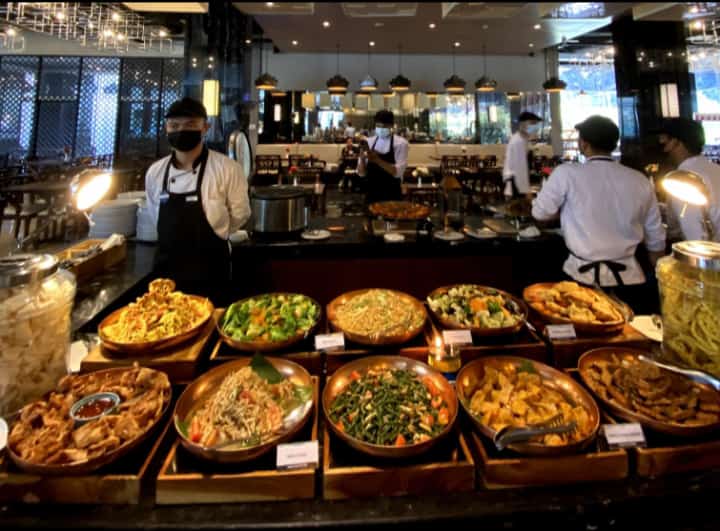 Beragam sajian kuliner di Aston Pasteur Bandung Hotel