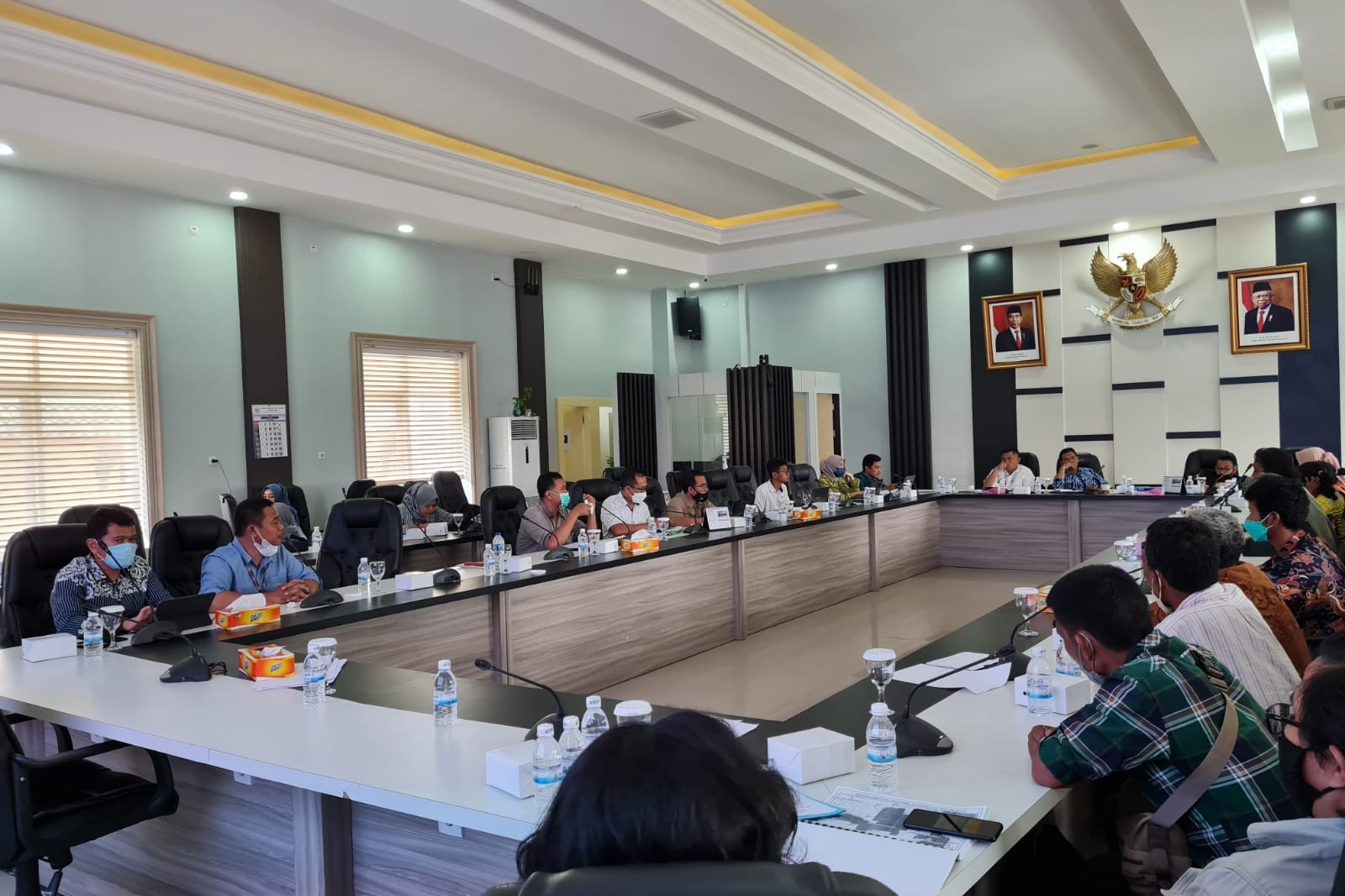 Pertemuan itu membahas terkait dugaan konflik lahan warga SAD dan PT SAL.